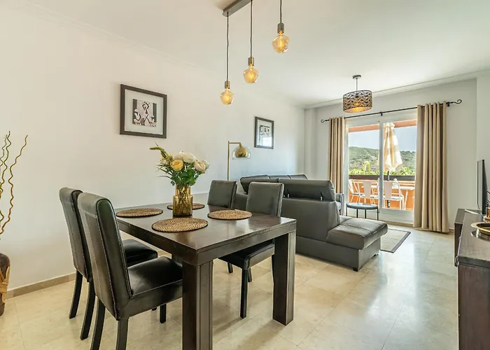 Casares Del Sol Apartment